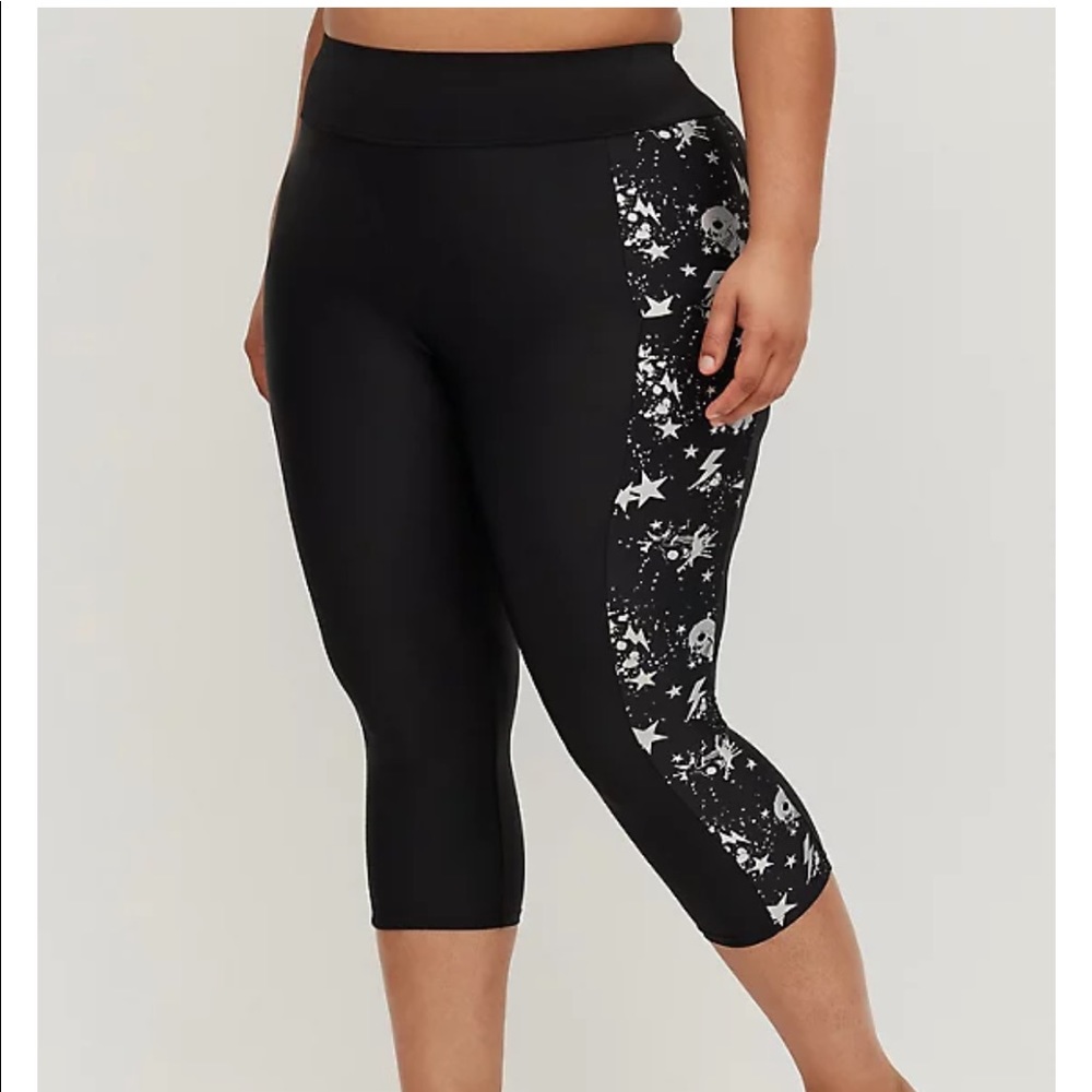 New! SET! Torrid Sz 3 Stars Skulls Swim Bathing Suit Top Leggings Bottoms 3X - Picture 6 of 7